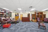 233 Bay St - Photo 2