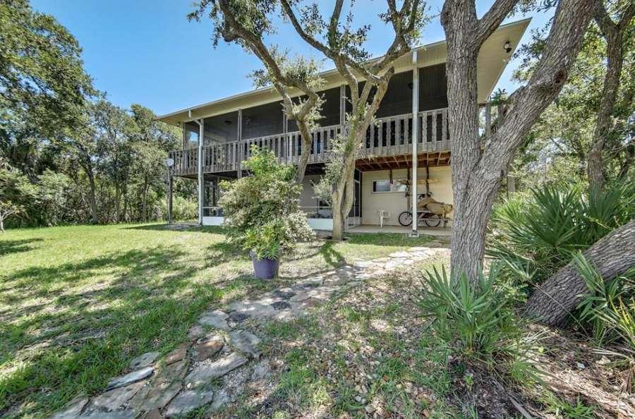 1811 Oak Place - Photo 1