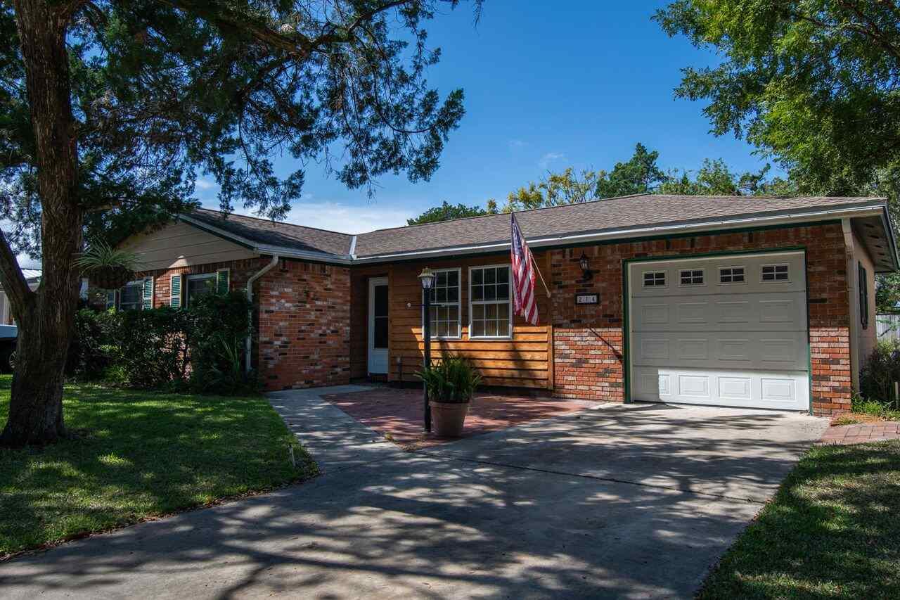 214 Kenan St - Photo 1