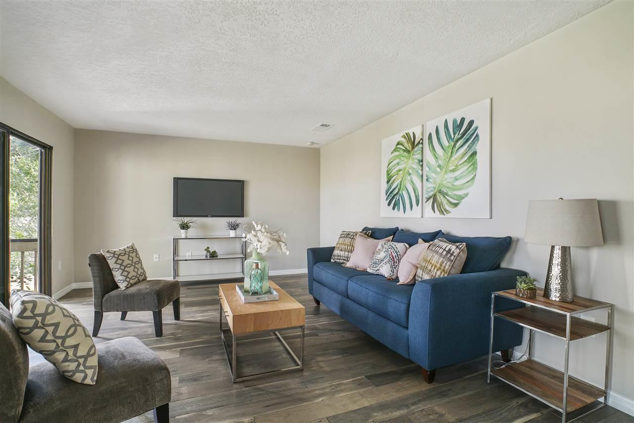 7917 Los Robles Ct - Photo 1