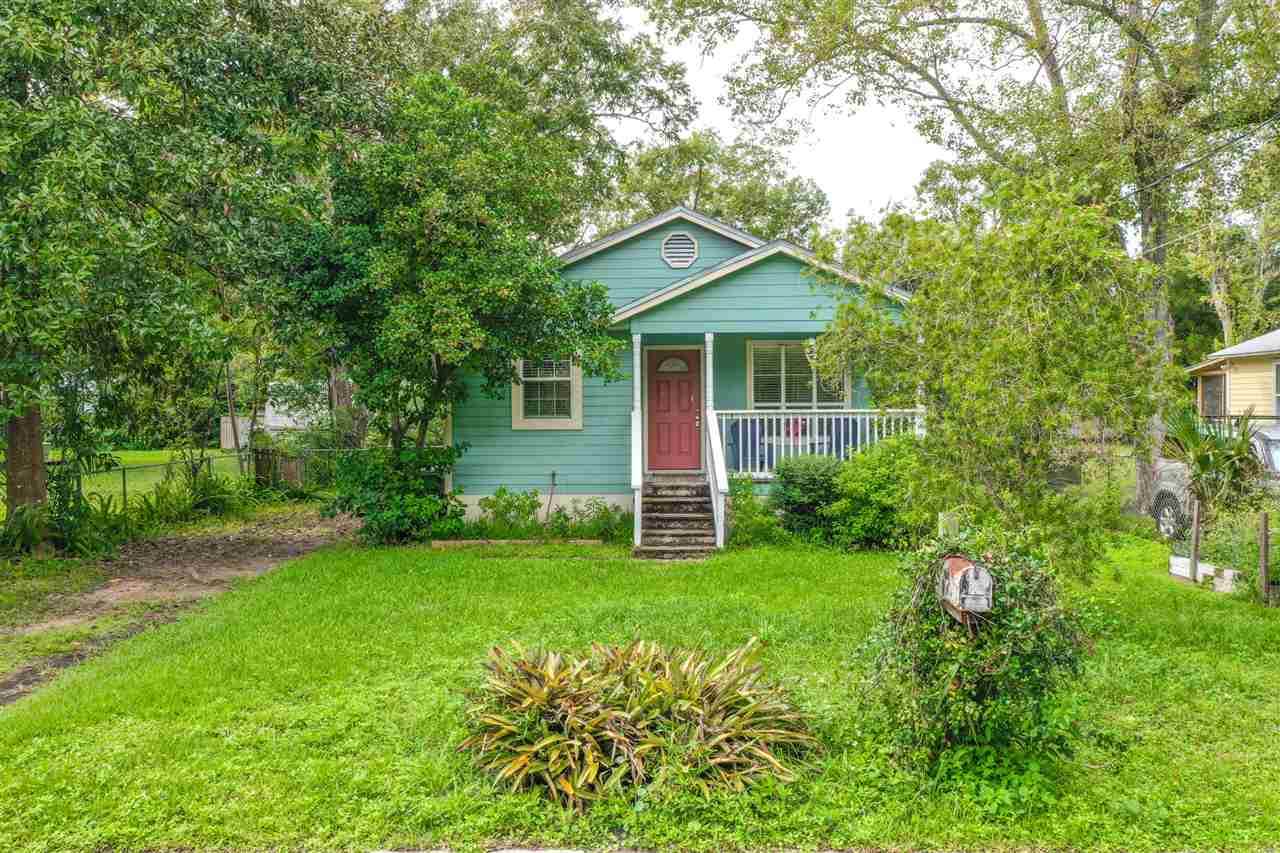 32 Florida Ave - Photo 1