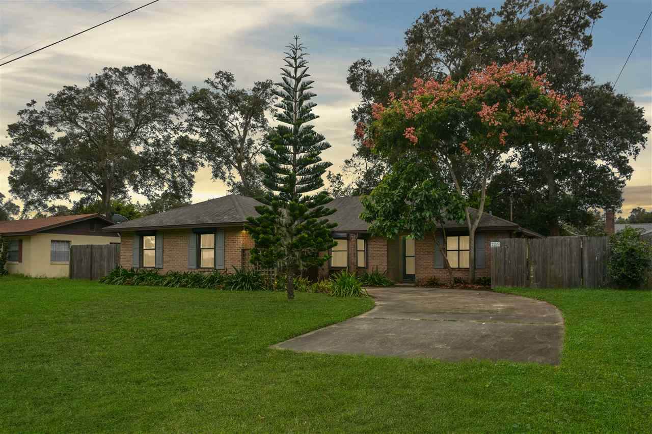 226 Hawthorne Road - Photo 1