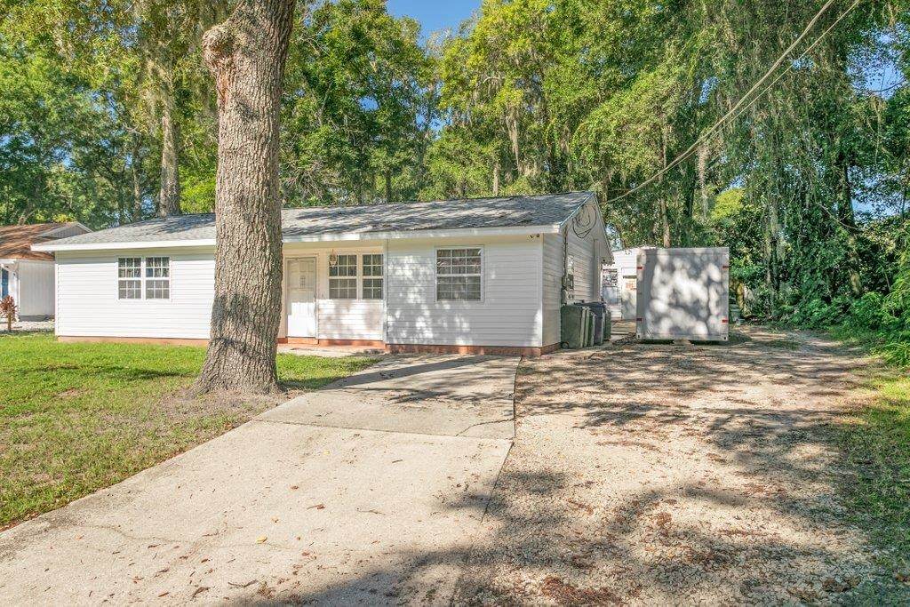138 Hawthorne Rd - Photo 1