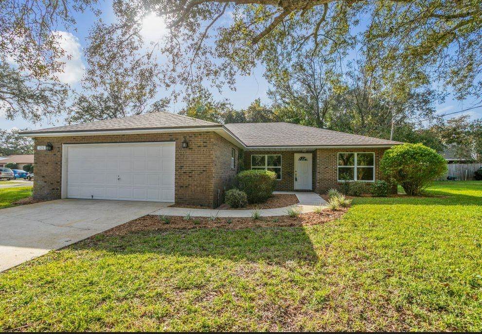 636 Queen Road - Photo 1