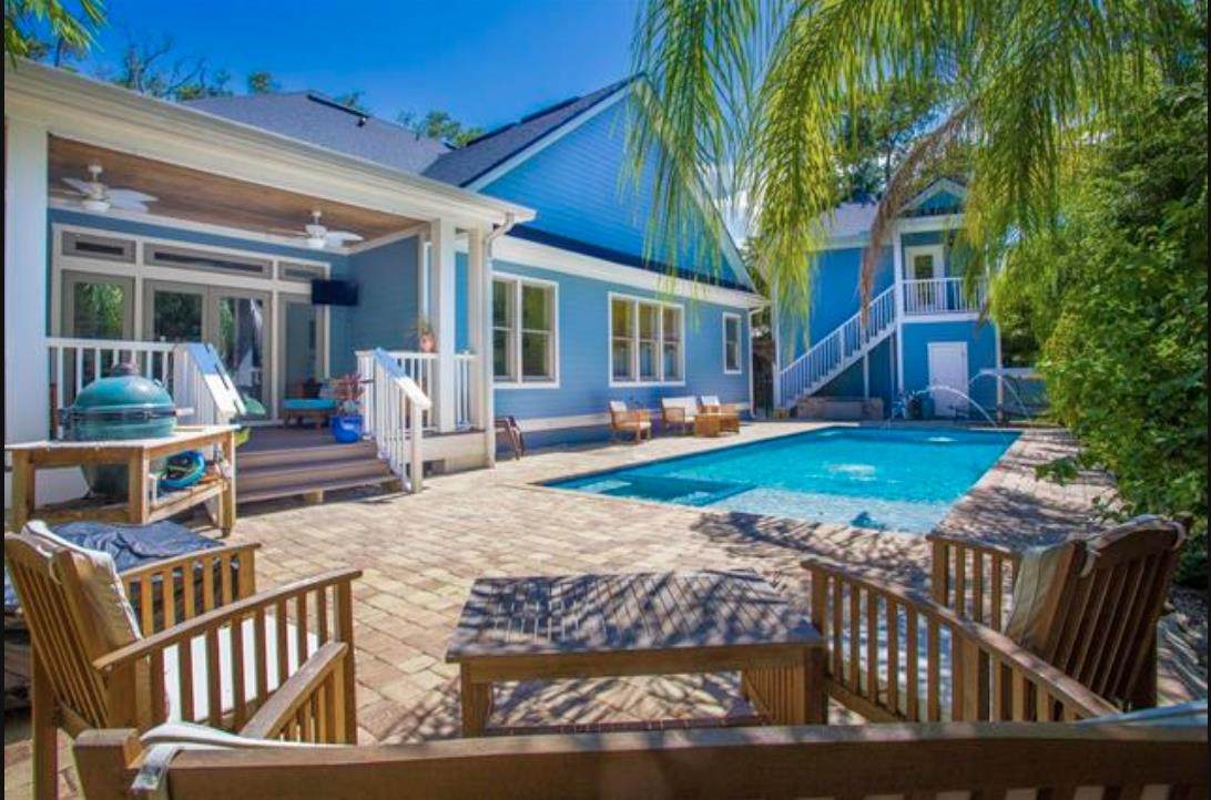 1104 Laughing Gull Ln - Photo 1