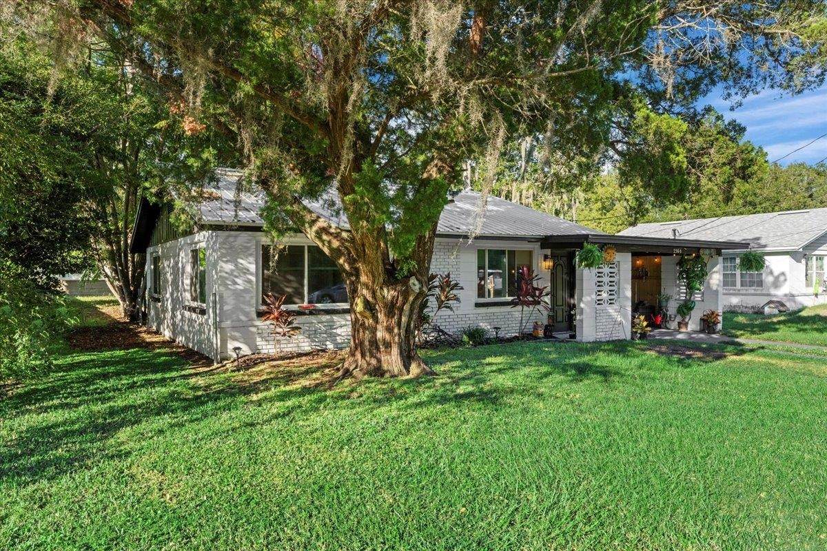 256 1/2 Cervantes - Photo 1