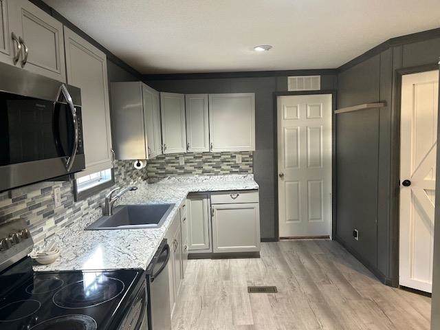 207 Navajo St - Photo 1