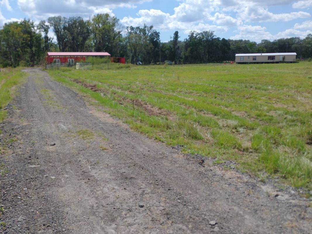 8100 State Road 207 - Photo 1