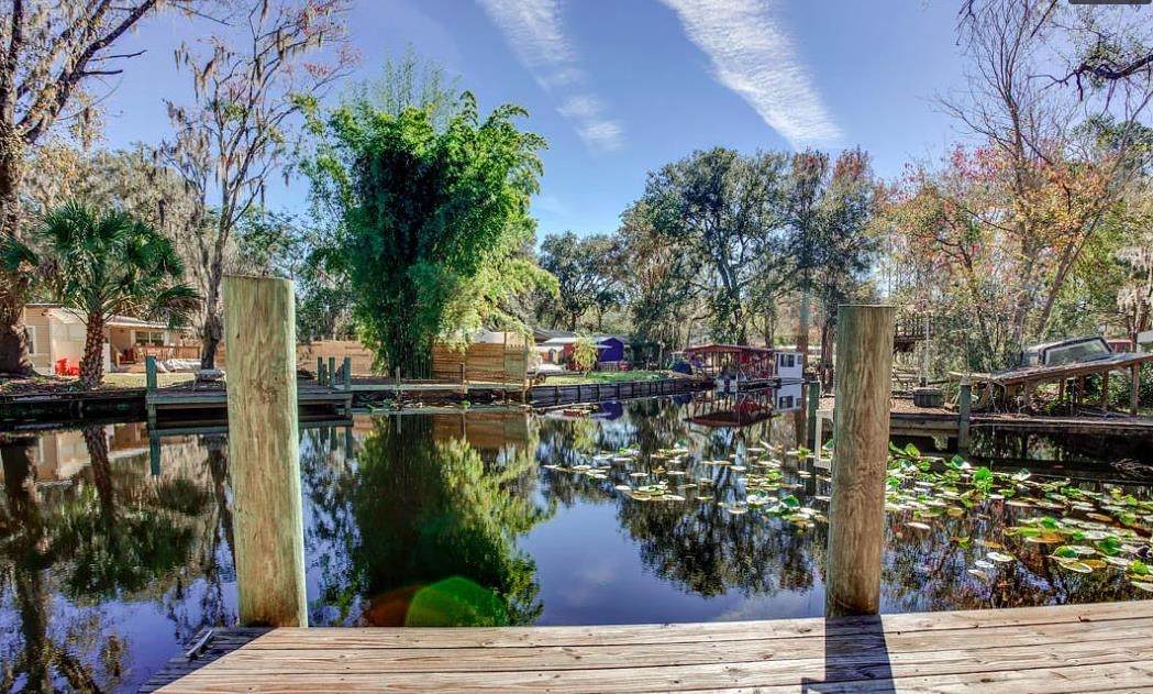 105 Breezewood Cir - Photo 1