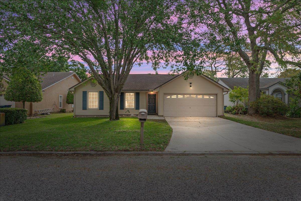 1729 Chandelier Cir - Photo 1