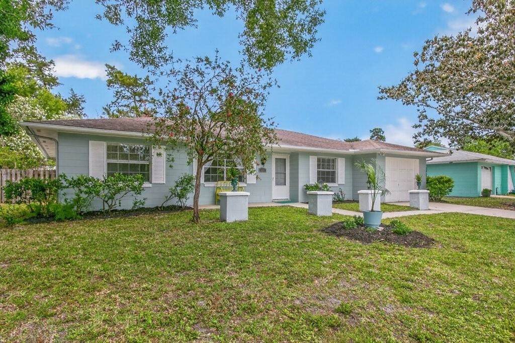 330 Shores Blvd - Photo 1
