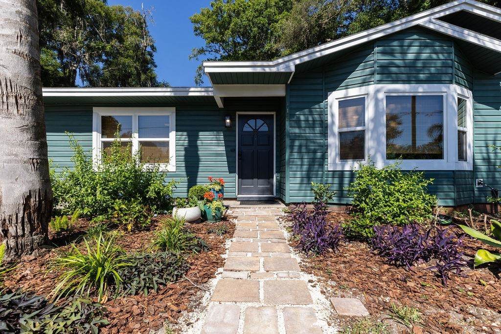 112 Drake - Photo 1