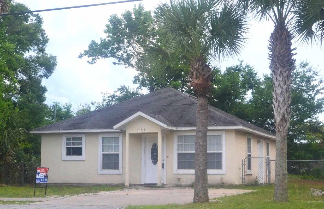 785 King St - Photo 1
