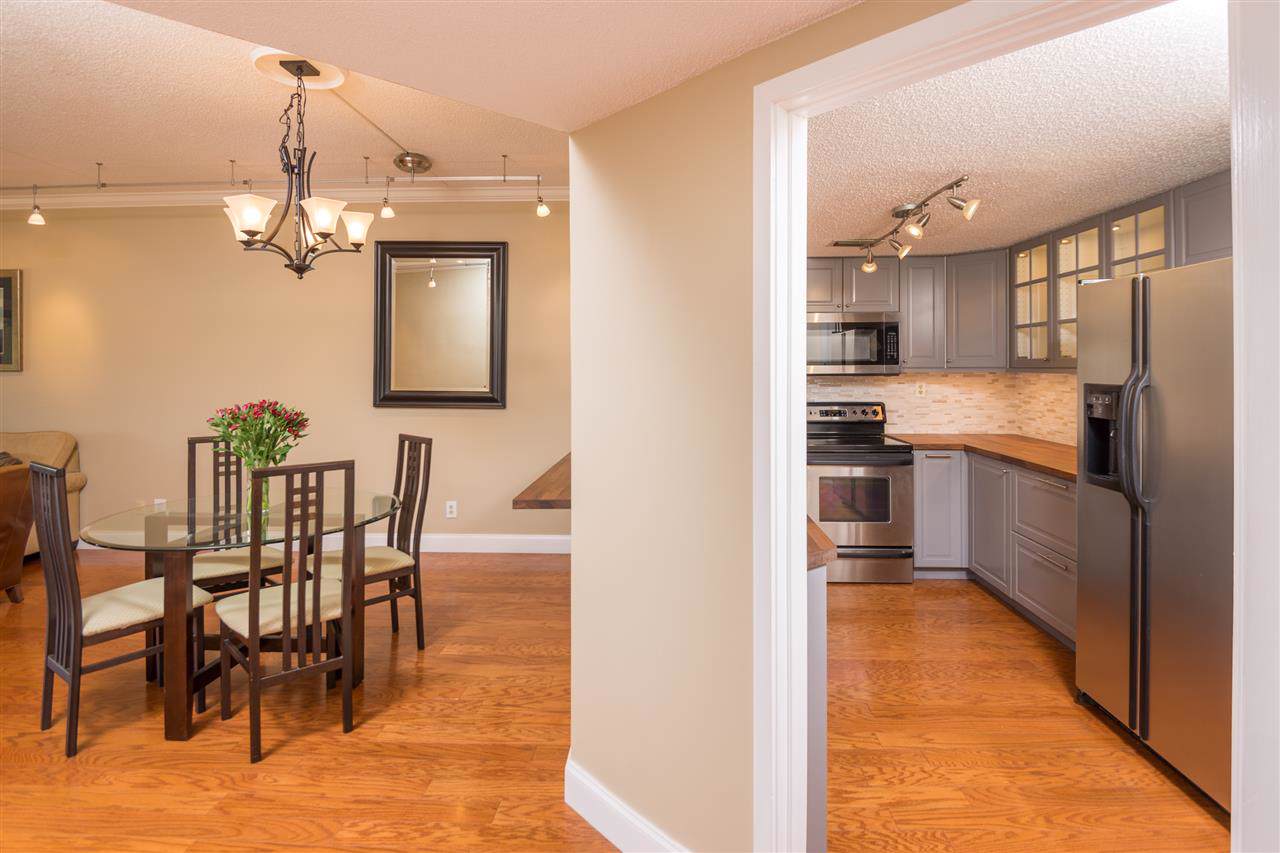 3102 Harbor Dr - Photo 1