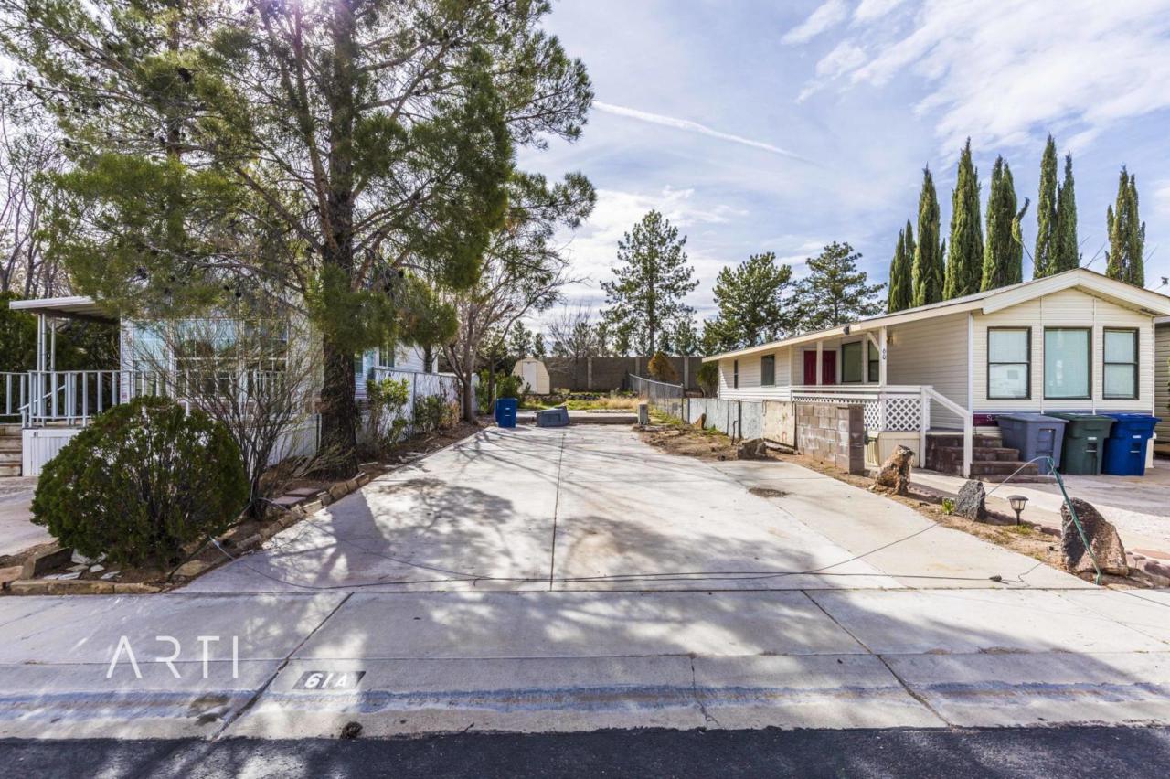 4400 State - Photo 1
