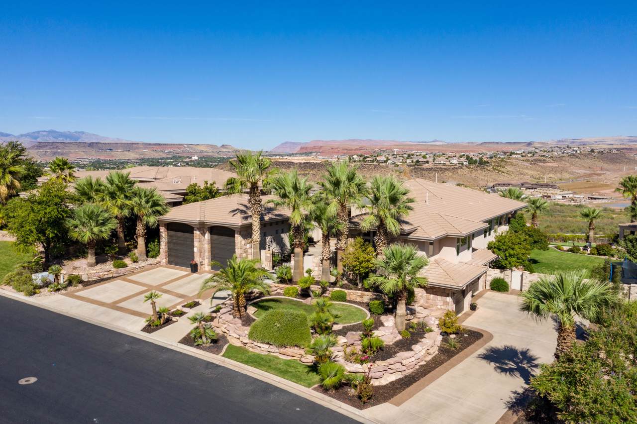 2293 Stone Cliff Dr - Photo 1