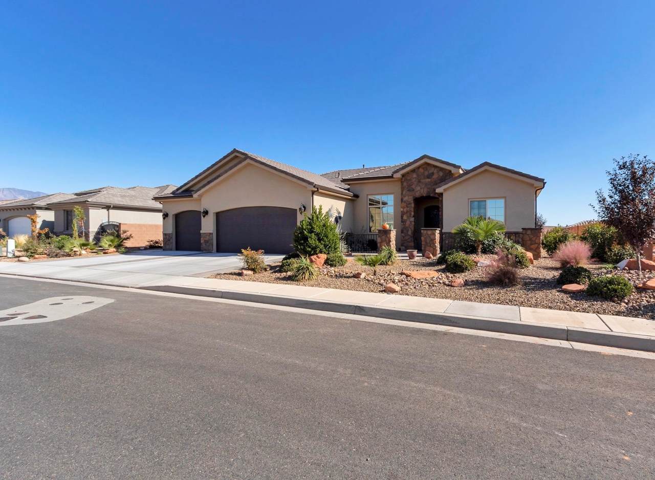 1882 Park Grove Dr - Photo 1