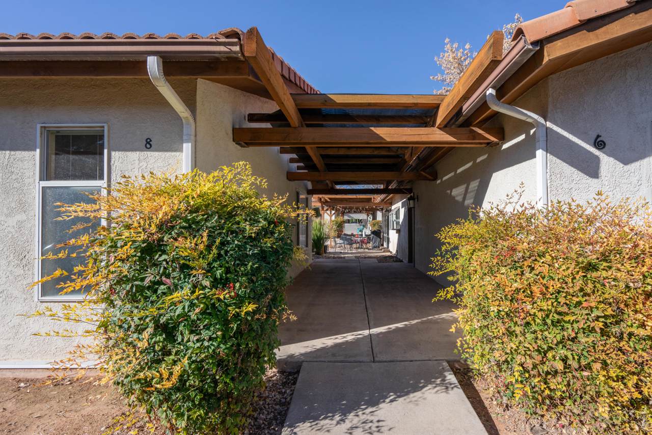 320 Sunflower Dr - Photo 1