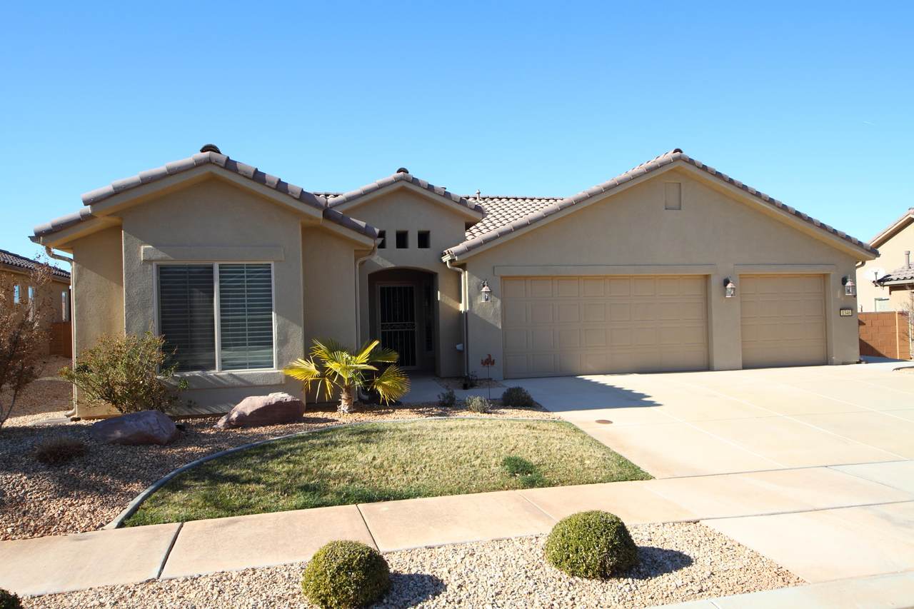 1346 Garnet Ridge Dr - Photo 1
