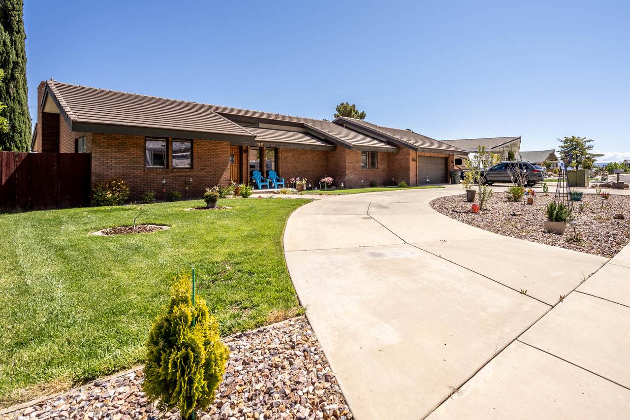 138 Donlee Dr - Photo 1 138 Donlee Dr - Photo 1