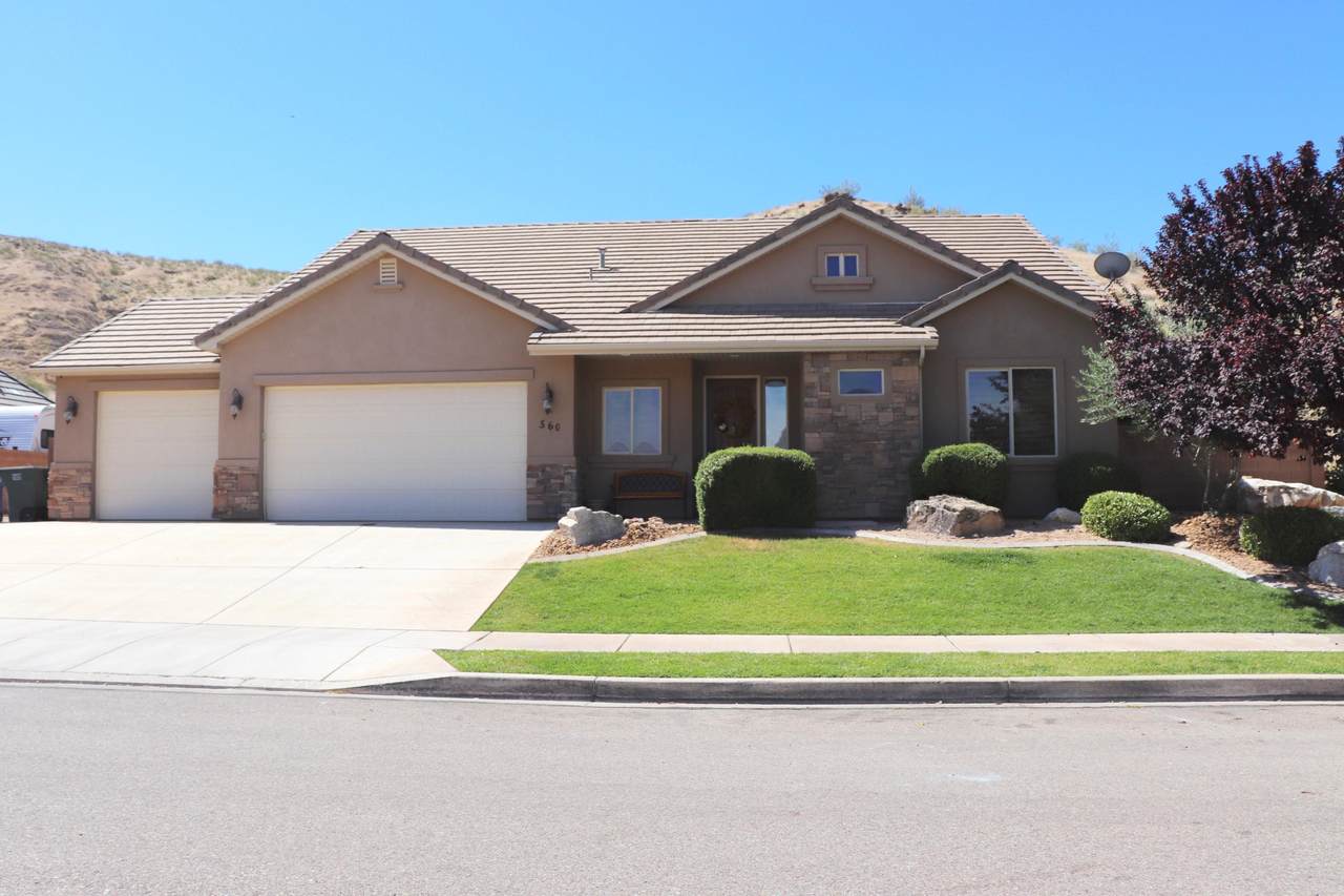 560 White Ridge Dr - Photo 1