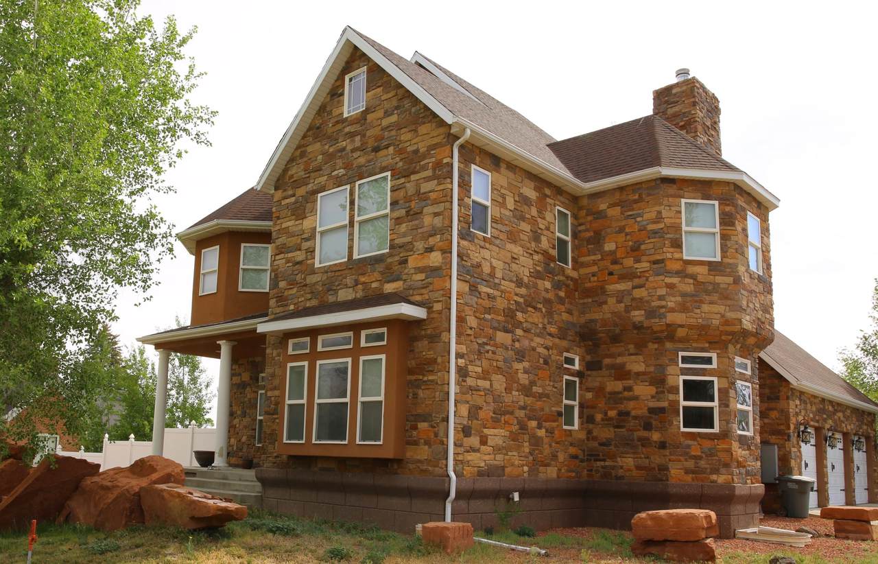 137 Main St - Photo 1