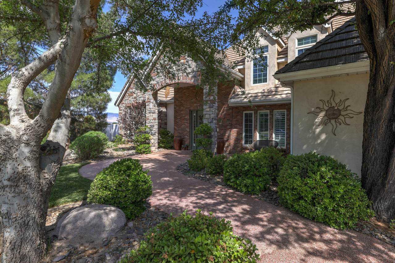 490 Del Mar Dr - Photo 1