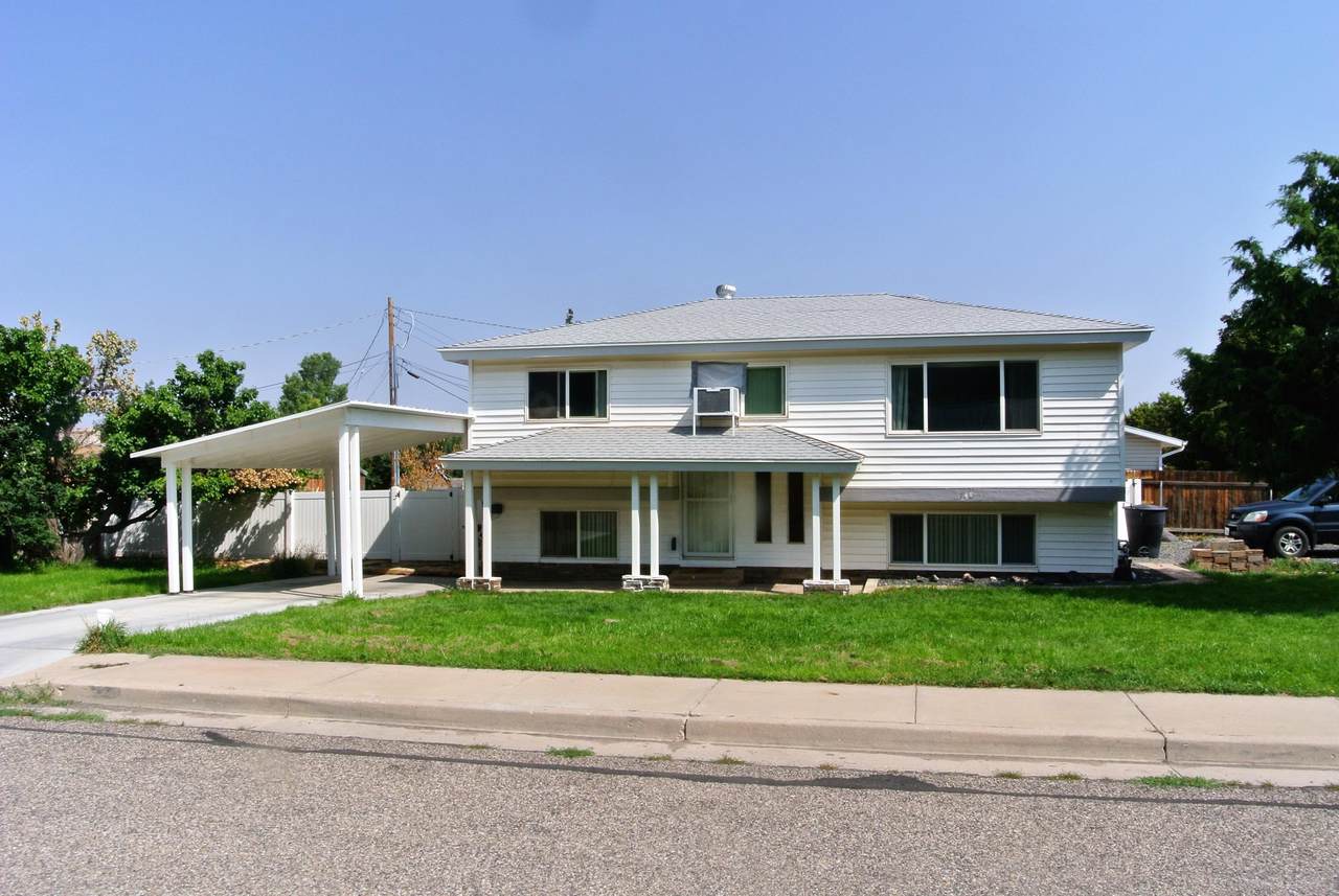 748 Mountain View Dr - Photo 1