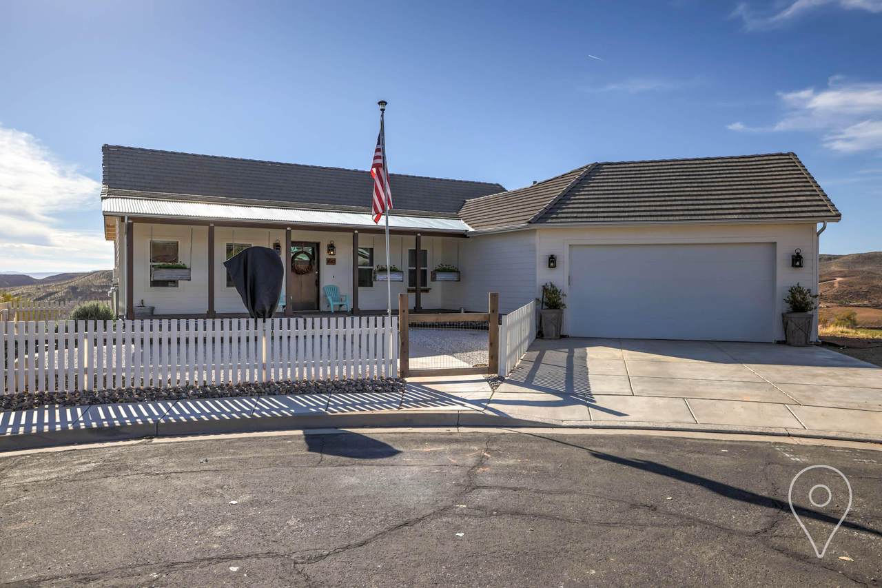 1645 Rim Cir - Photo 1