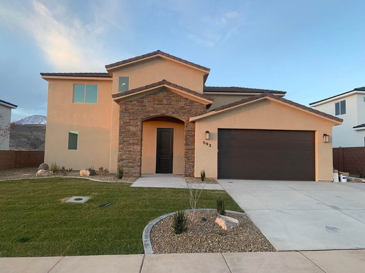593 Staci Dr - Photo 1