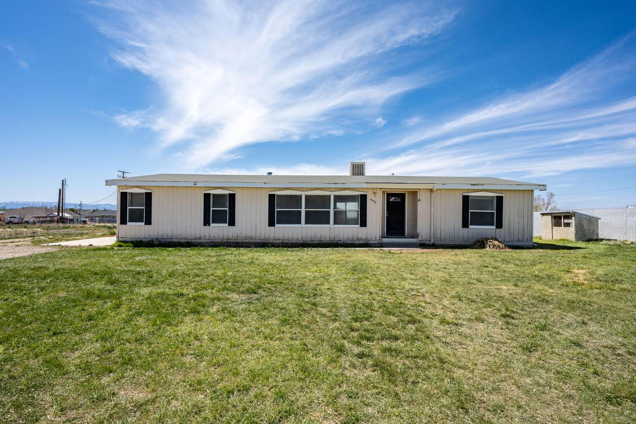 4595 Tomahawk Drive - Photo 1