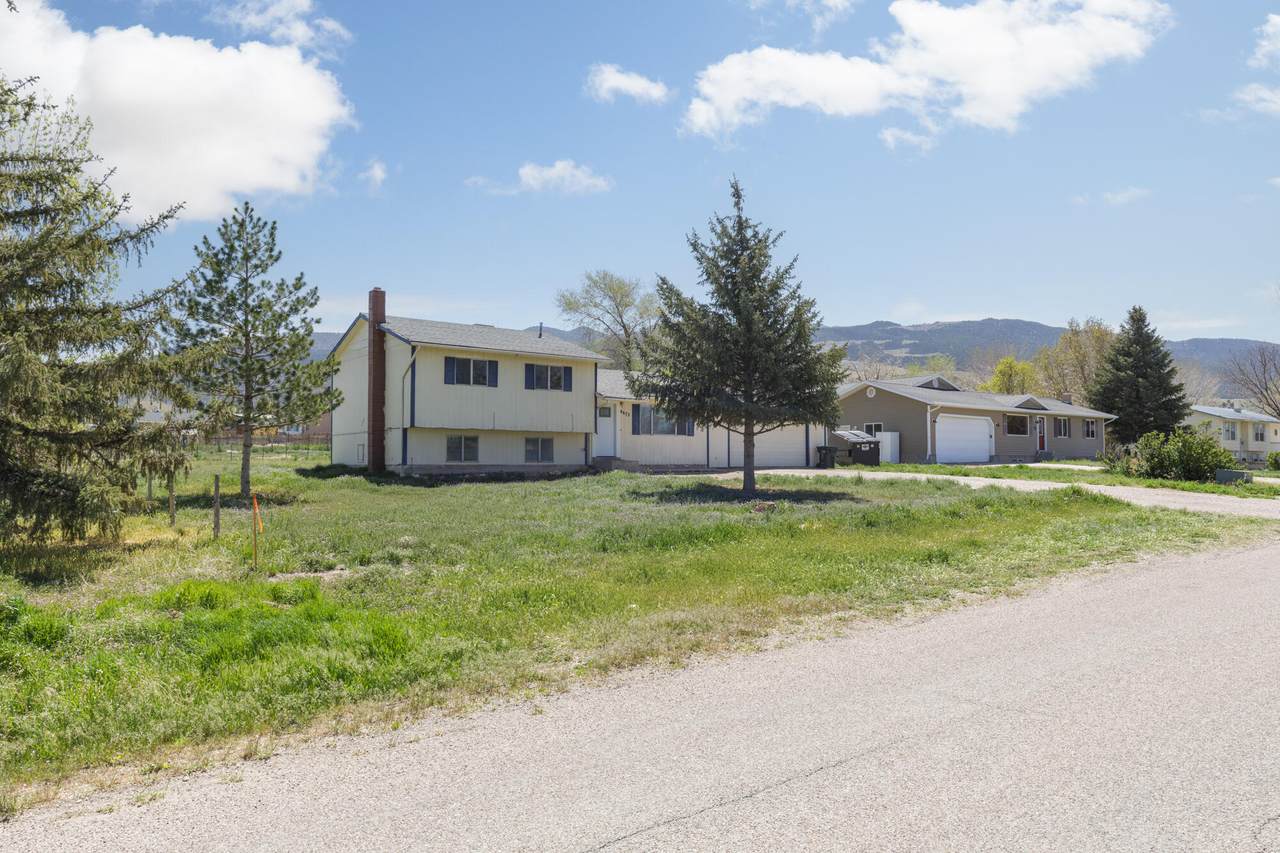 4672 Pioneer Dr - Photo 1