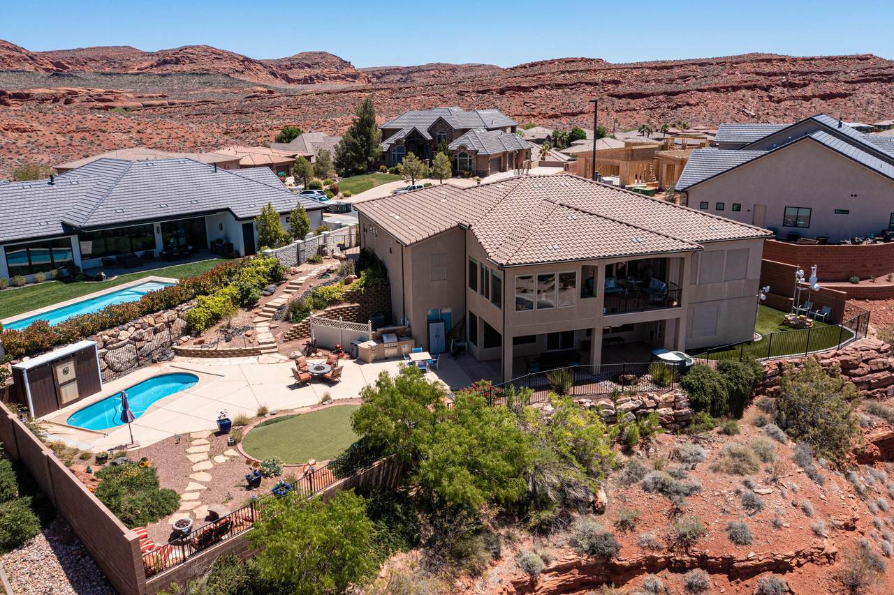 1688 Glen Canyon Cir - Photo 1