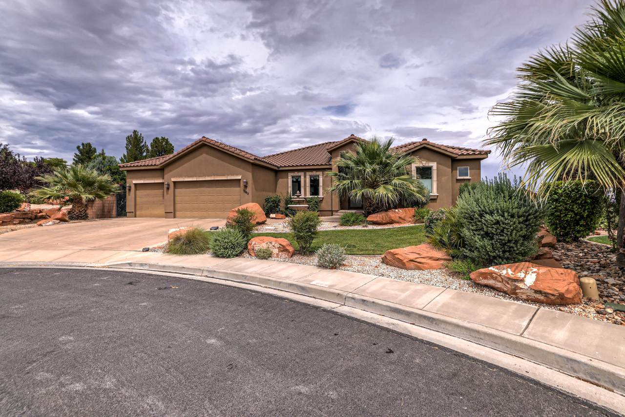 1163 Sunrise Cir - Photo 1