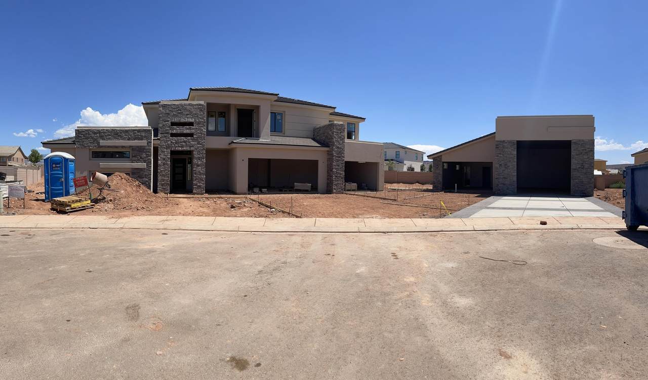 2667 Poplar Cir - Photo 1