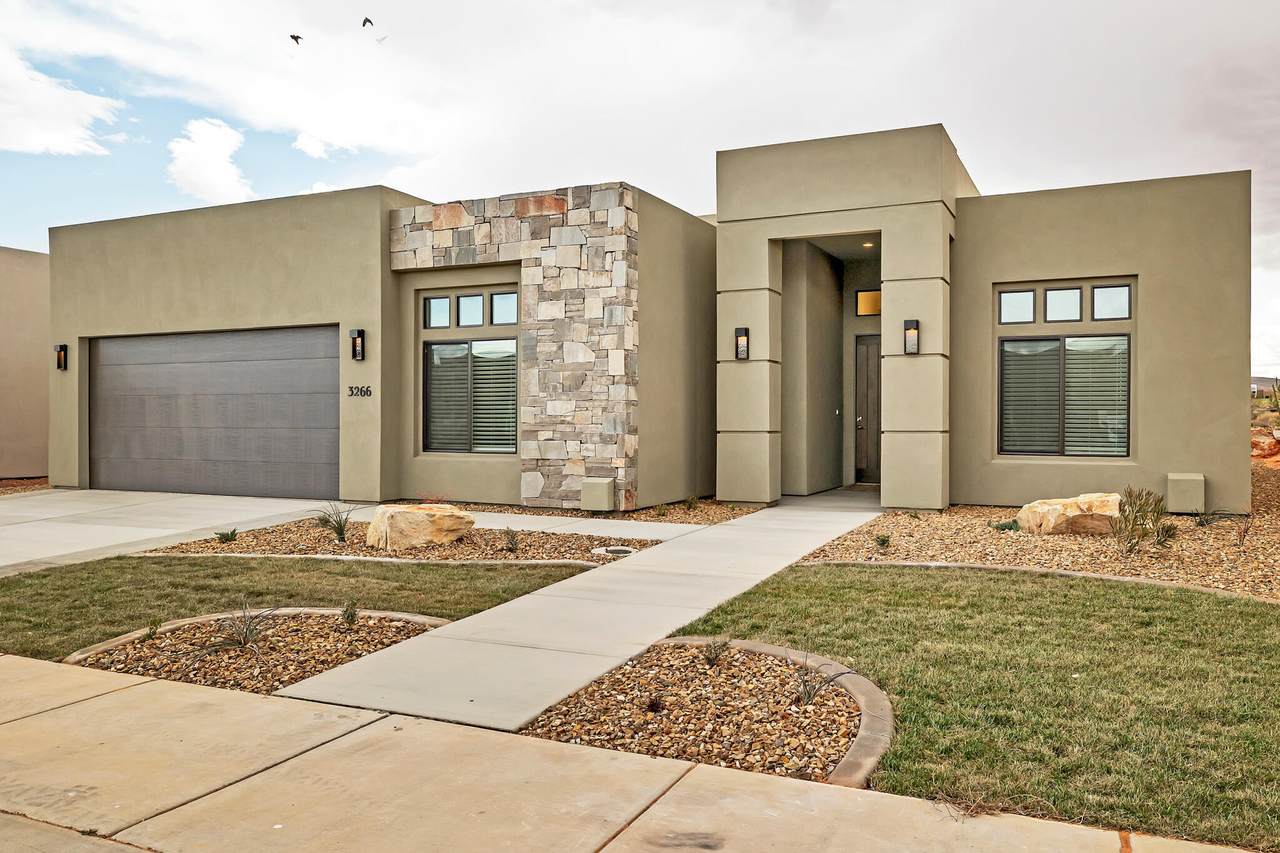 3266 Retreat Dr - Photo 1