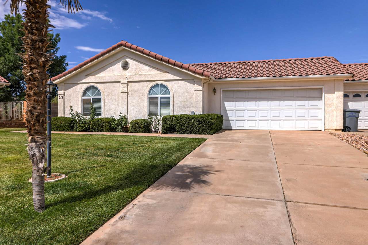 2050 Canyon View Dr - Photo 1