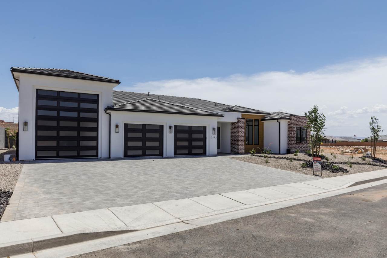 2182 Fairway Dr - Photo 1