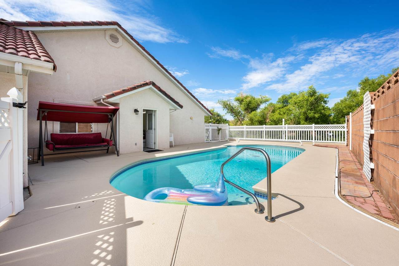 565 Moonglow Place - Photo 1