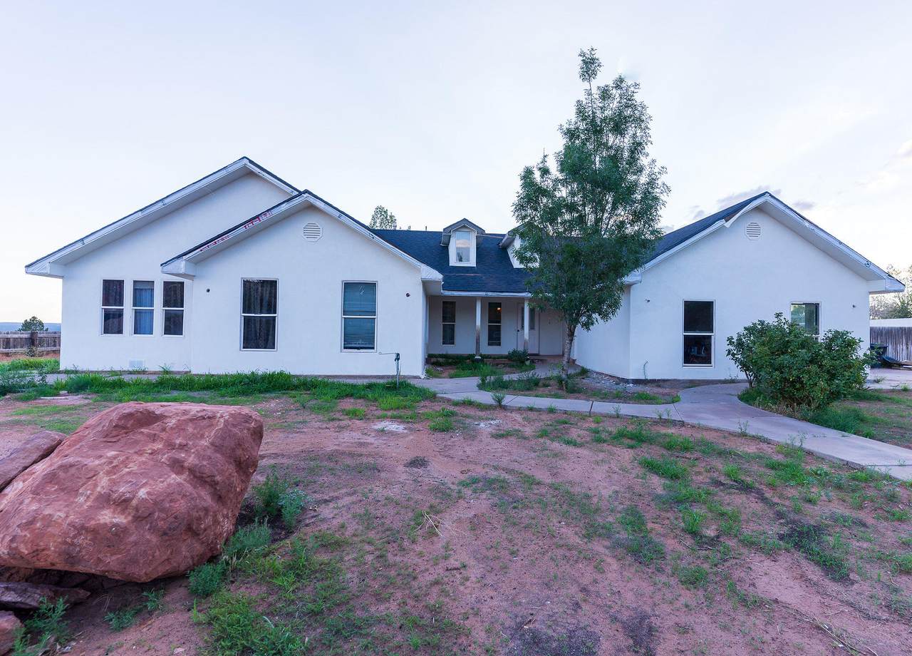 685 Juniper St - Photo 1
