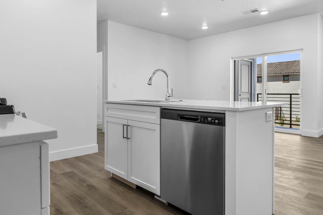 5801 Garnet Dr - Photo 1