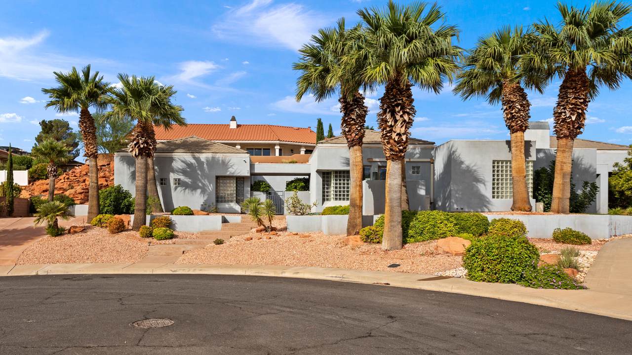 301 Fairway Cir - Photo 1