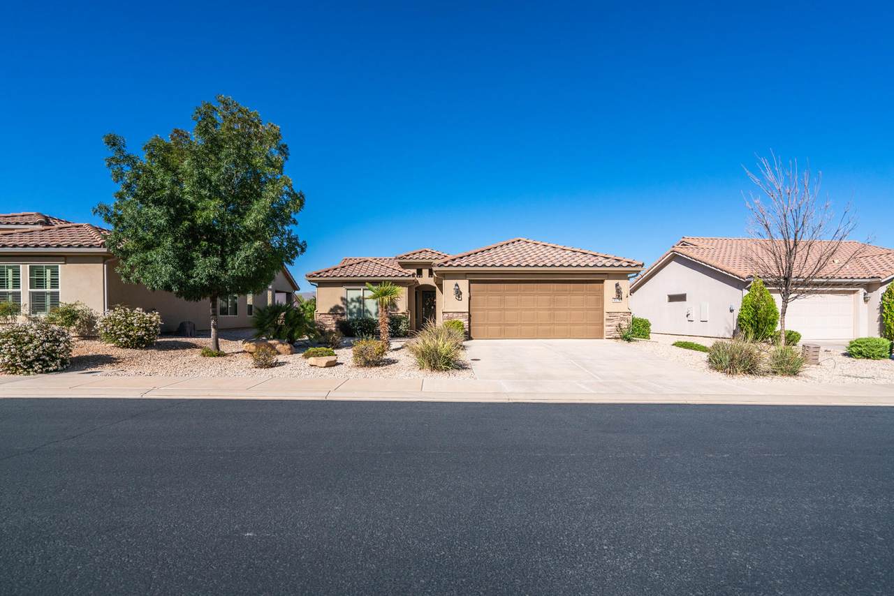4574 Elrose Dr - Photo 1