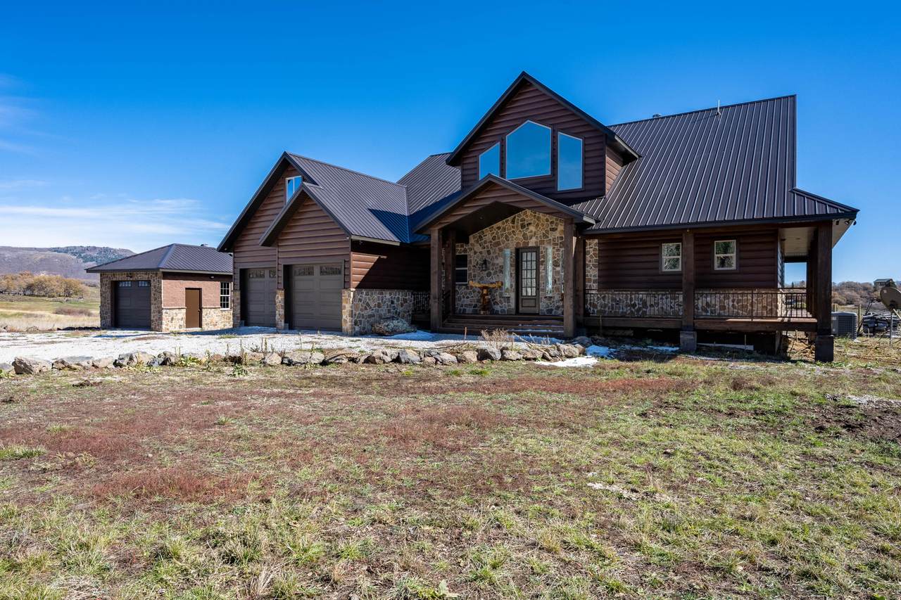 227 Aspen Cir - Photo 1