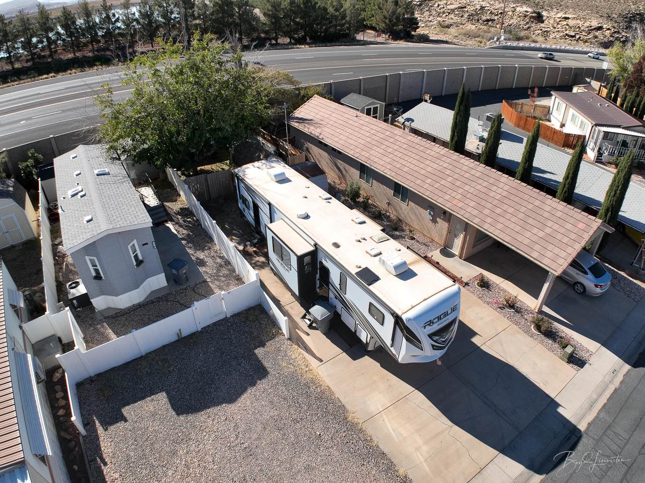 4400 State - Photo 1