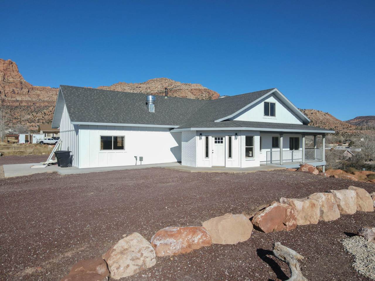 740 Uzona Ave - Photo 1