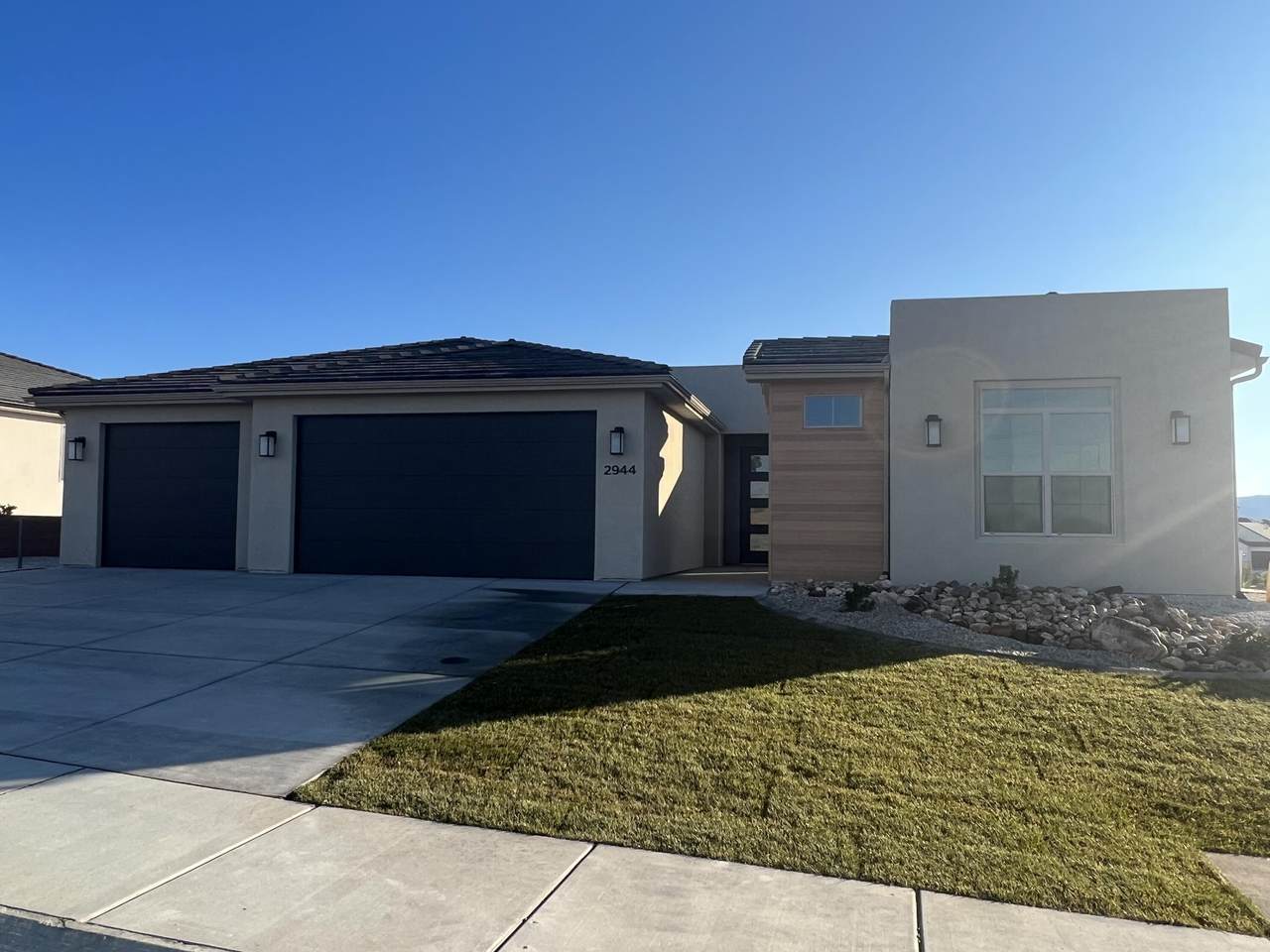 2944 Photinia Dr - Photo 1