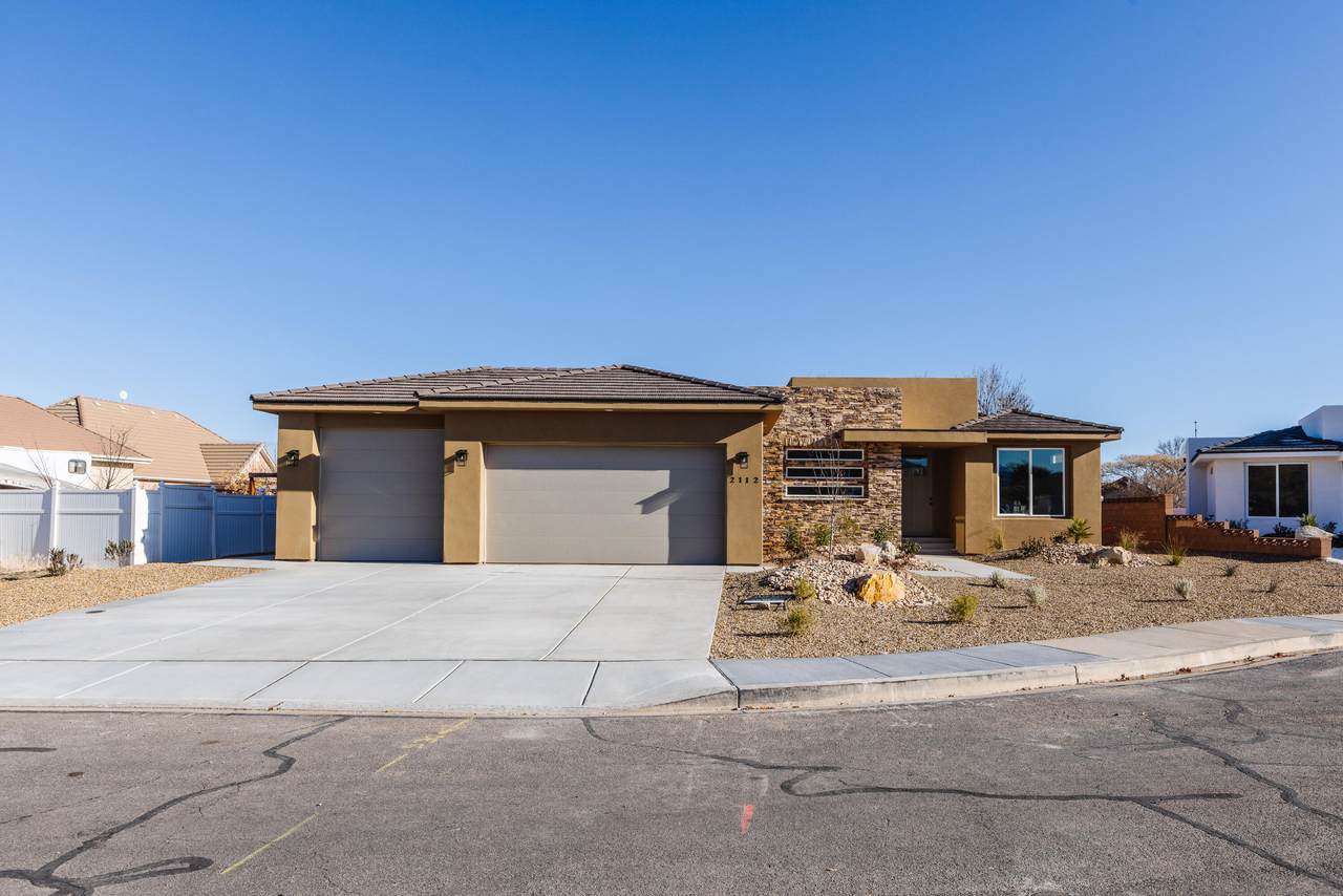 2112 Blair Cir - Photo 1