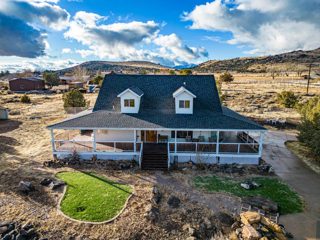 398 Wells Fargo Dr - Photo 1