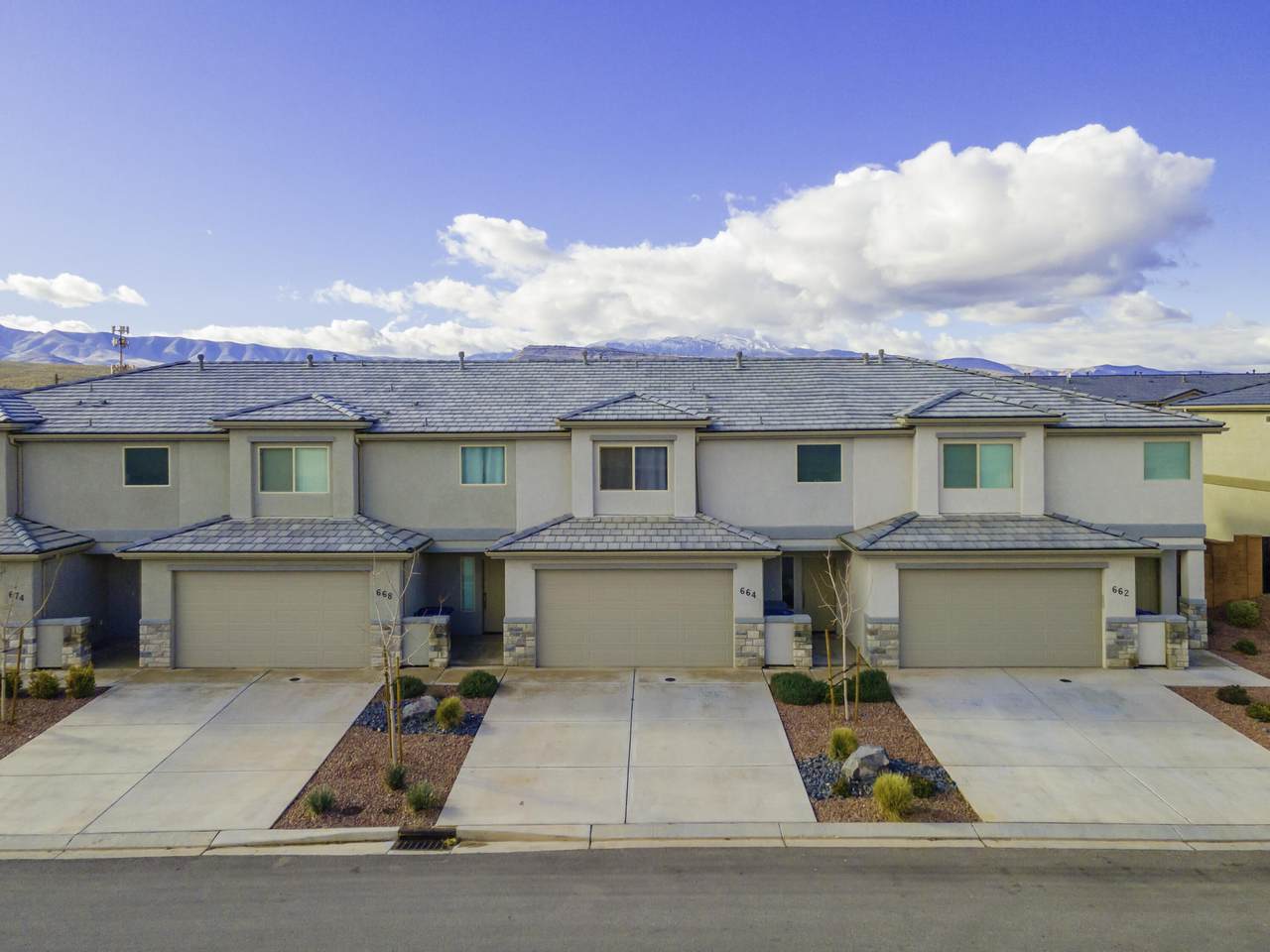 664 Malorie Way - Photo 1